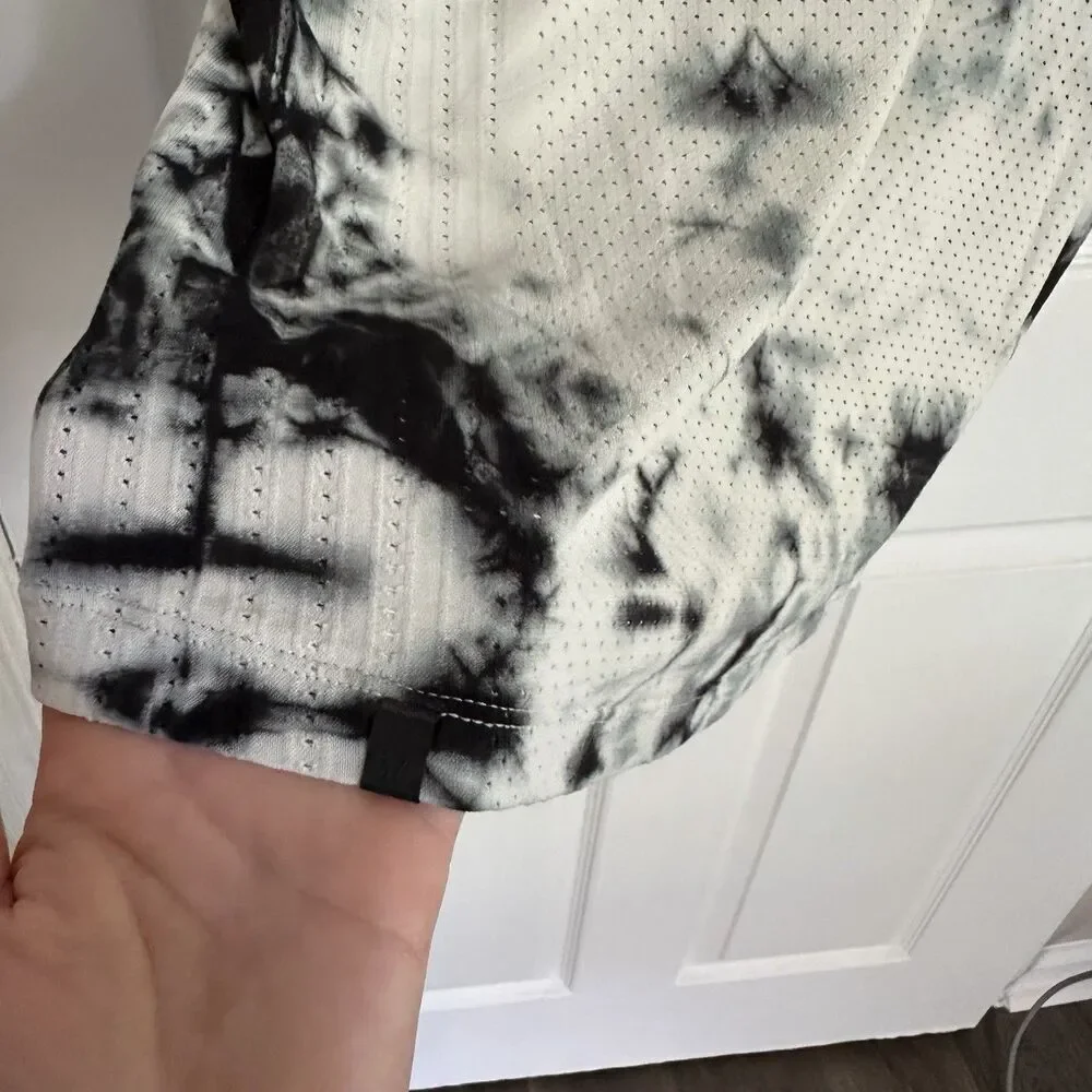 Lululemon Deep Coal Black Tie Dye Train to Be Shibori Cropped Short Sleeve Top